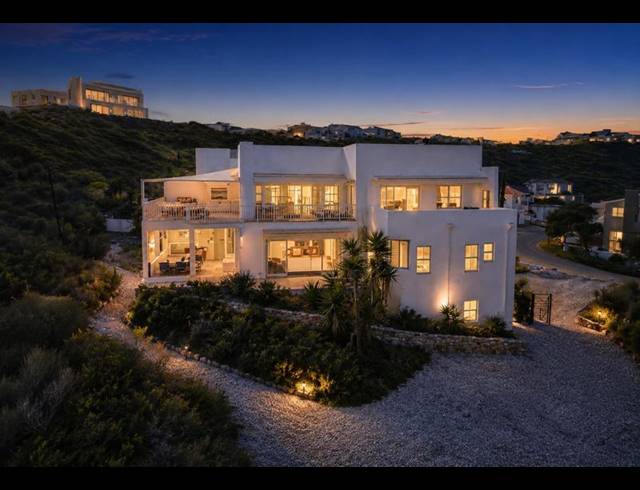 4 BEDROOM HOUSE FOR SALE IN PEARL BAY